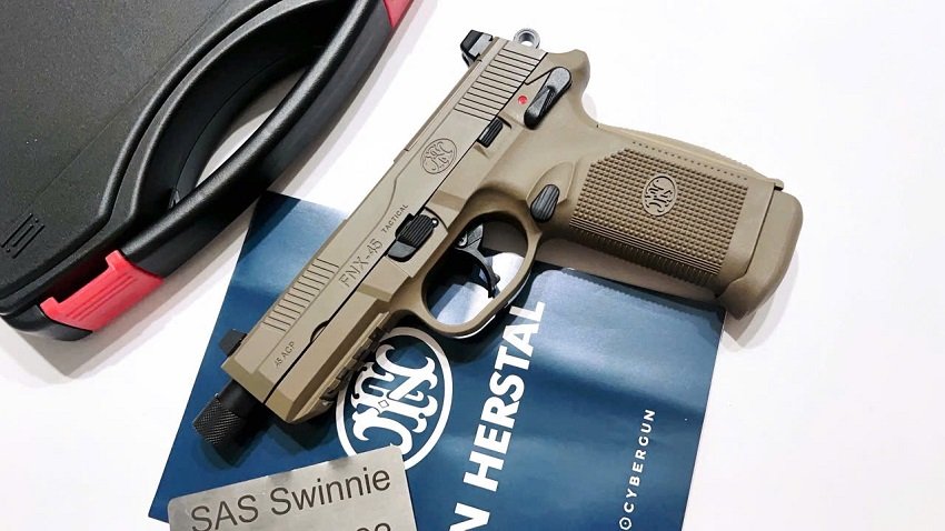 sung bi airsoft gas bb 6mm cybergun fnx 45 gbb mau tan gia re viet nam